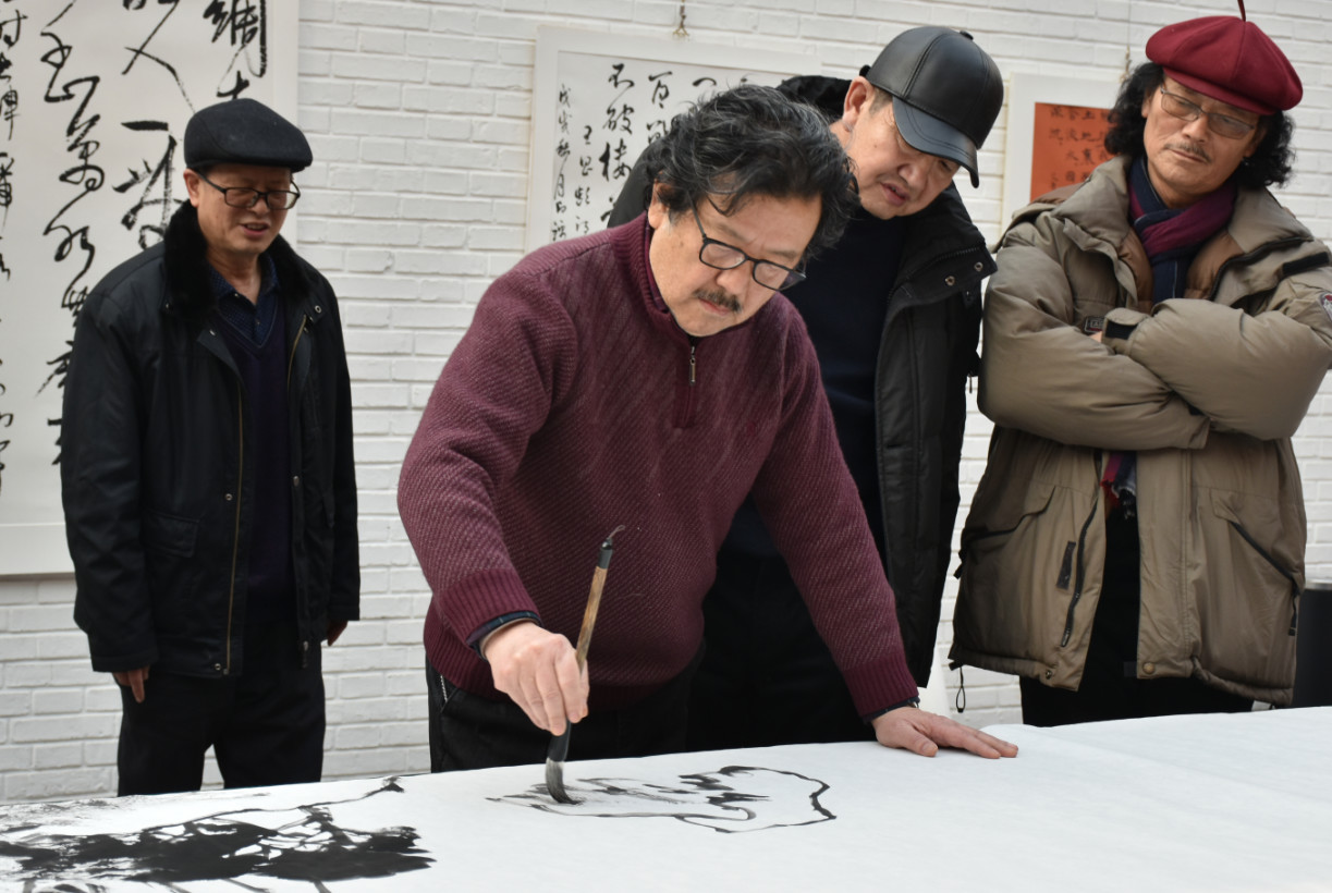 活动花絮施江城,曾先国,北海,沉浮合作创作山水画张鸿飞,赵树栋,杨秀