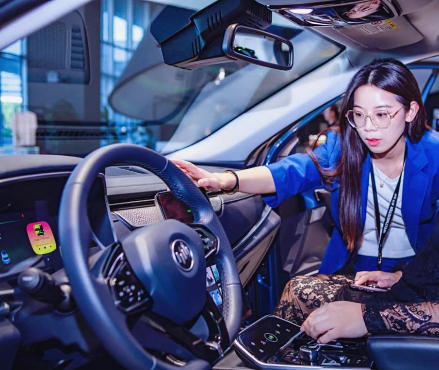 汽车人在冲刺威马朴信惠如何把卖车变成交朋友