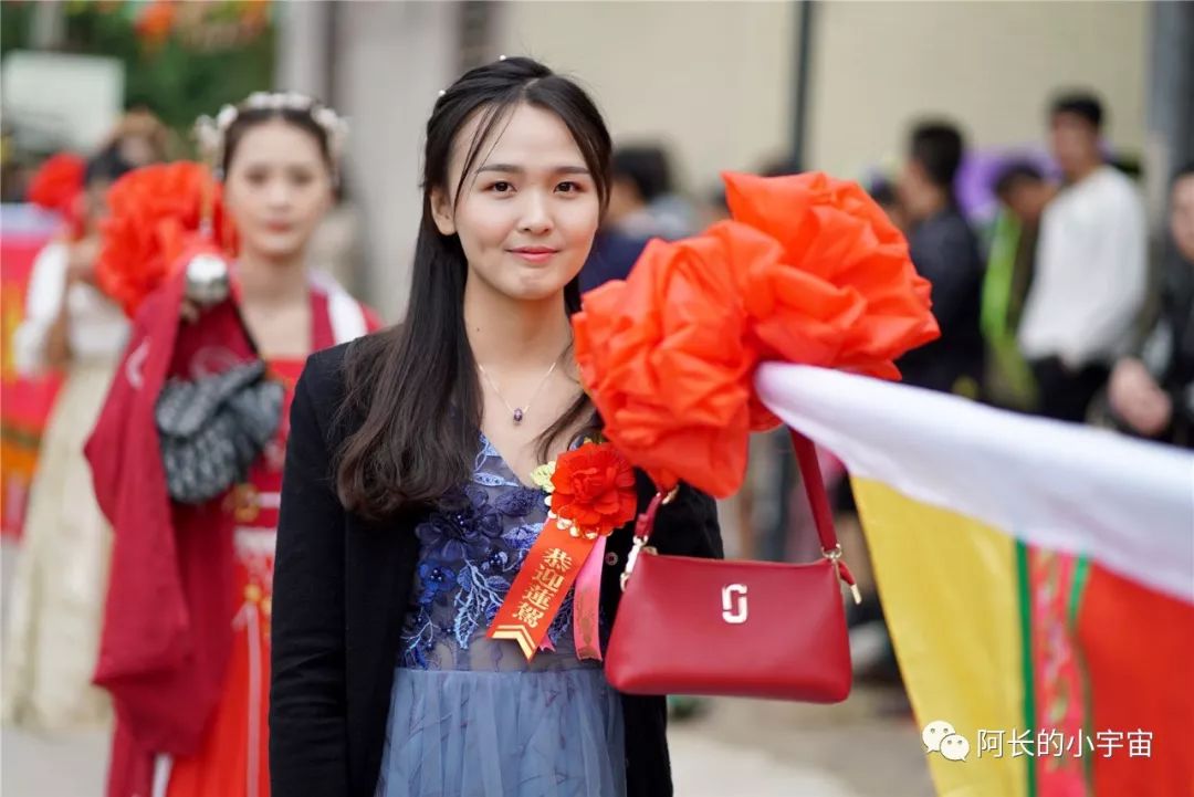 美爆了谷饶隔壁这个村最美女标图集