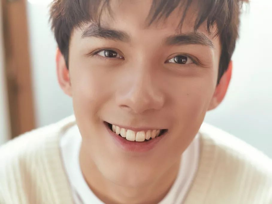 火过肖战王一博听说他才是今年的顶流