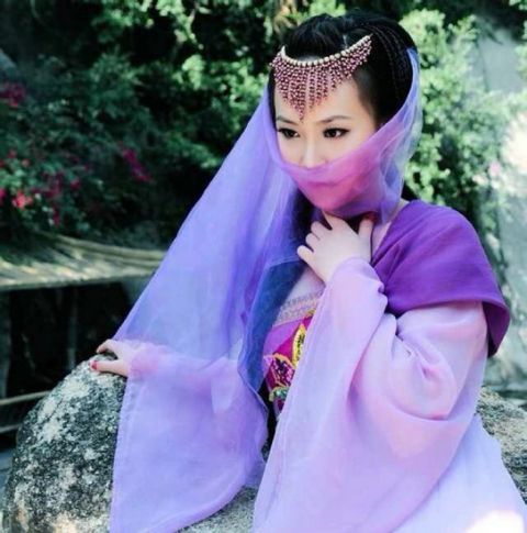 古装剧中穿紫衣的女星杨紫英气十足霸气满分