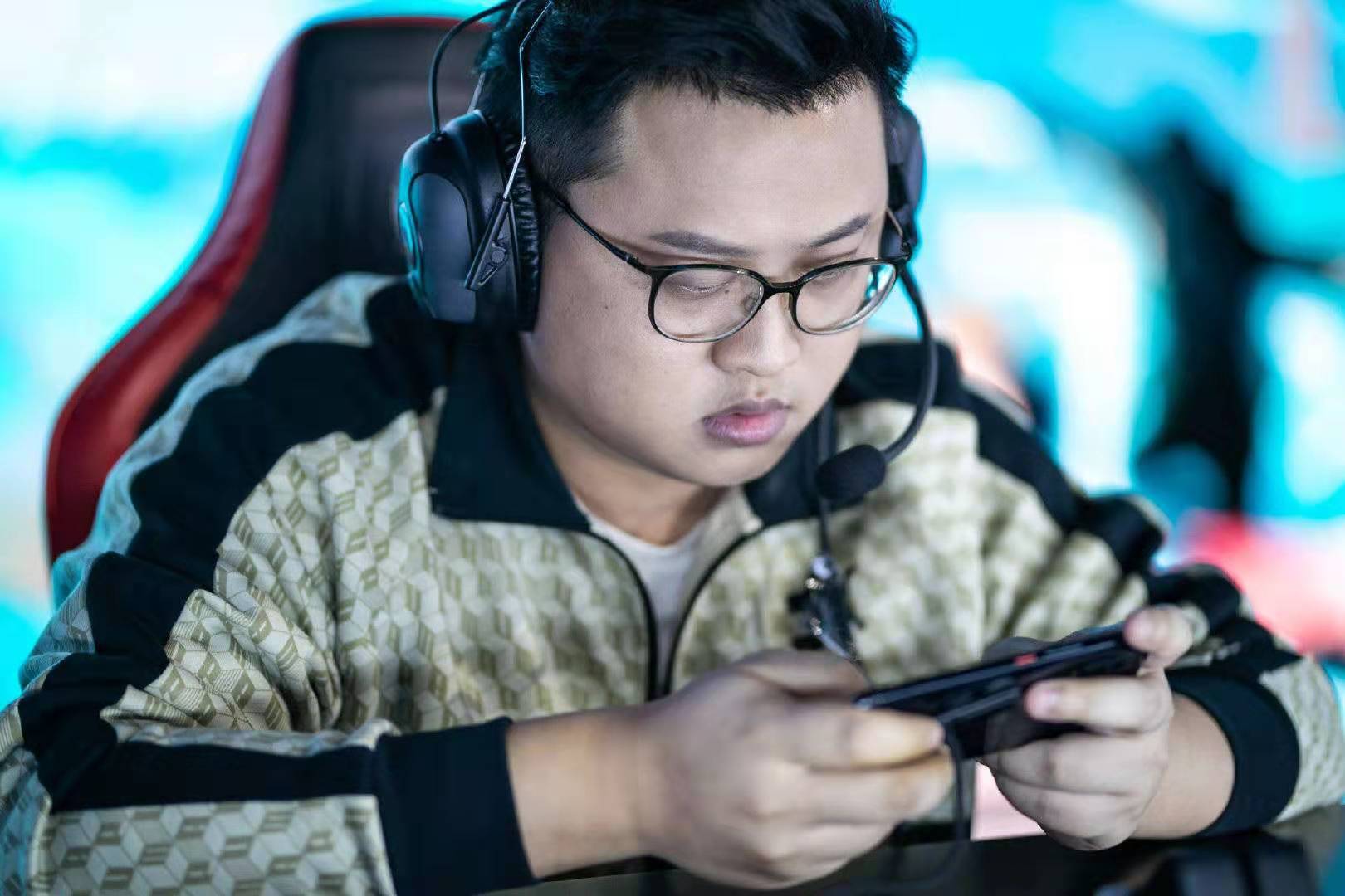 原创qg夺得第5冠,770发文"暗示"退役:圆梦了,是时候画上"句号"了!