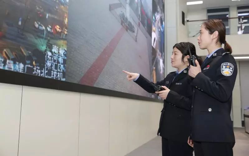 每秒都有蜀黍们的身影披星而来迎光前行戴月而归这就是河南公安的十二