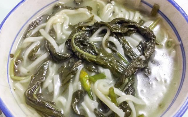 芝麻叶比芝麻还值钱,可惜好多人都扔掉了,快看看你吃过吗