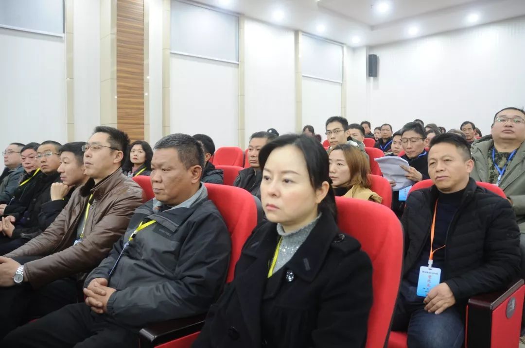 罪行累累,触目惊心!黄锡元,黄同林,黄春和等32人涉黑案开庭审理