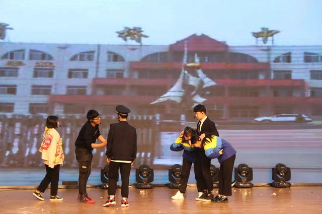 赤峰市敖漢旗箭橋中學(xué)第三屆英語(yǔ)文化節(jié)圓滿落幕(圖5)