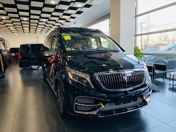 奔驰迈巴赫vst980七座高顶无隔断米色精益求精追求极致完美