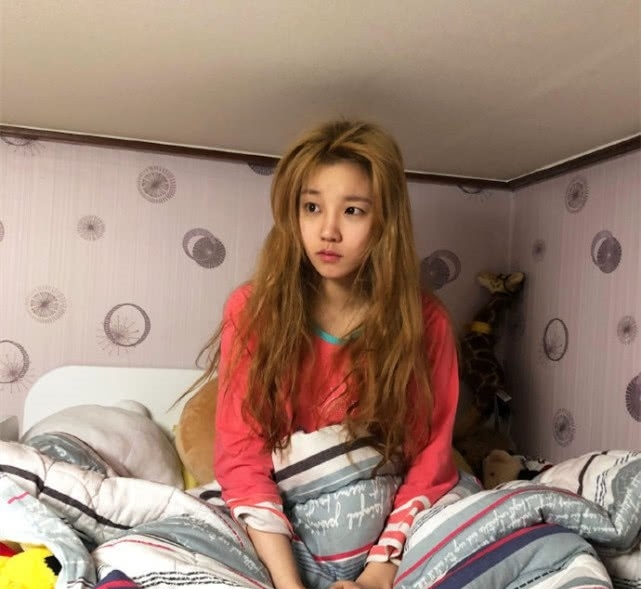 有一种整容叫宋雨琦不化妆起床素颜照曝光这颜值我跪服了