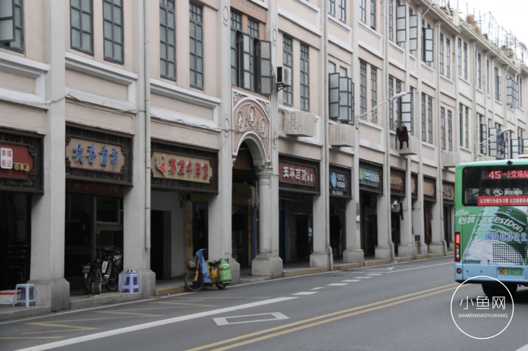 红灯区人鬼杂居地这里是老厦门人的人生终点站现在面目全非却有着最