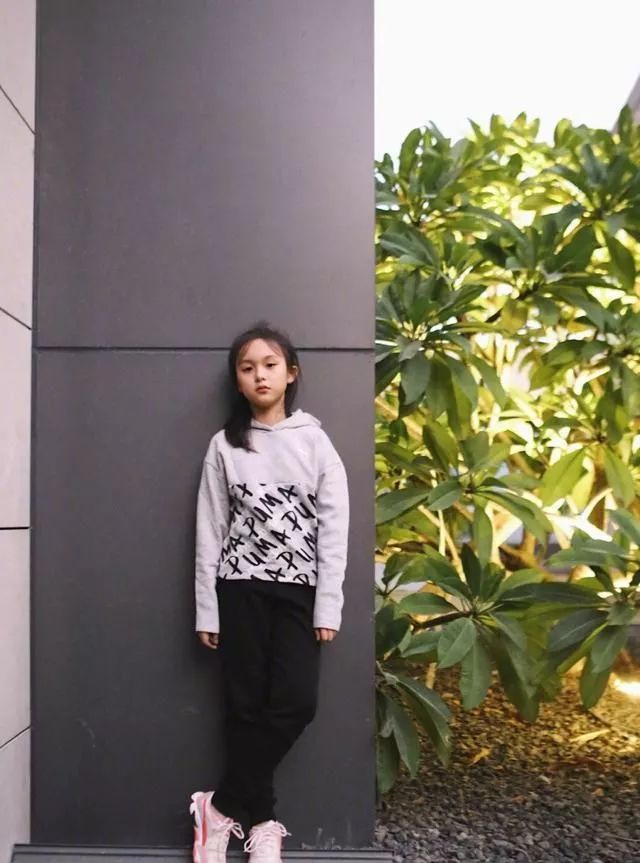 原创小芈月刘楚恬近照个子明显抽高笑起来已有青少女的感觉