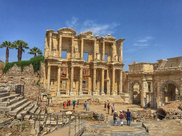 【伊斯坦布尔--老城区苏丹阿梅地区】圣索菲亚教堂,蓝色清真寺,古罗马