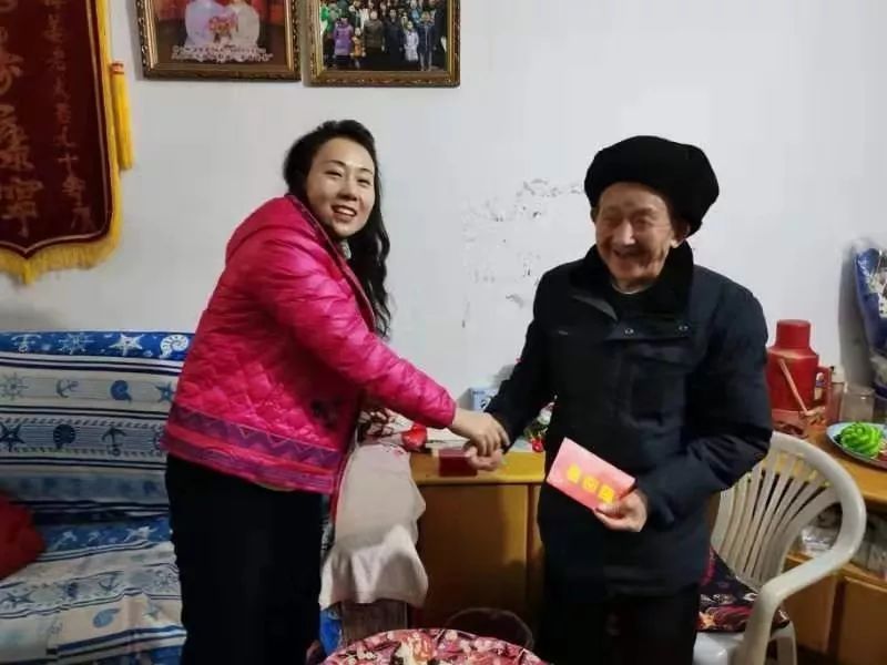 叙永县委常委,统战部部长唐小玉走访慰问侨属