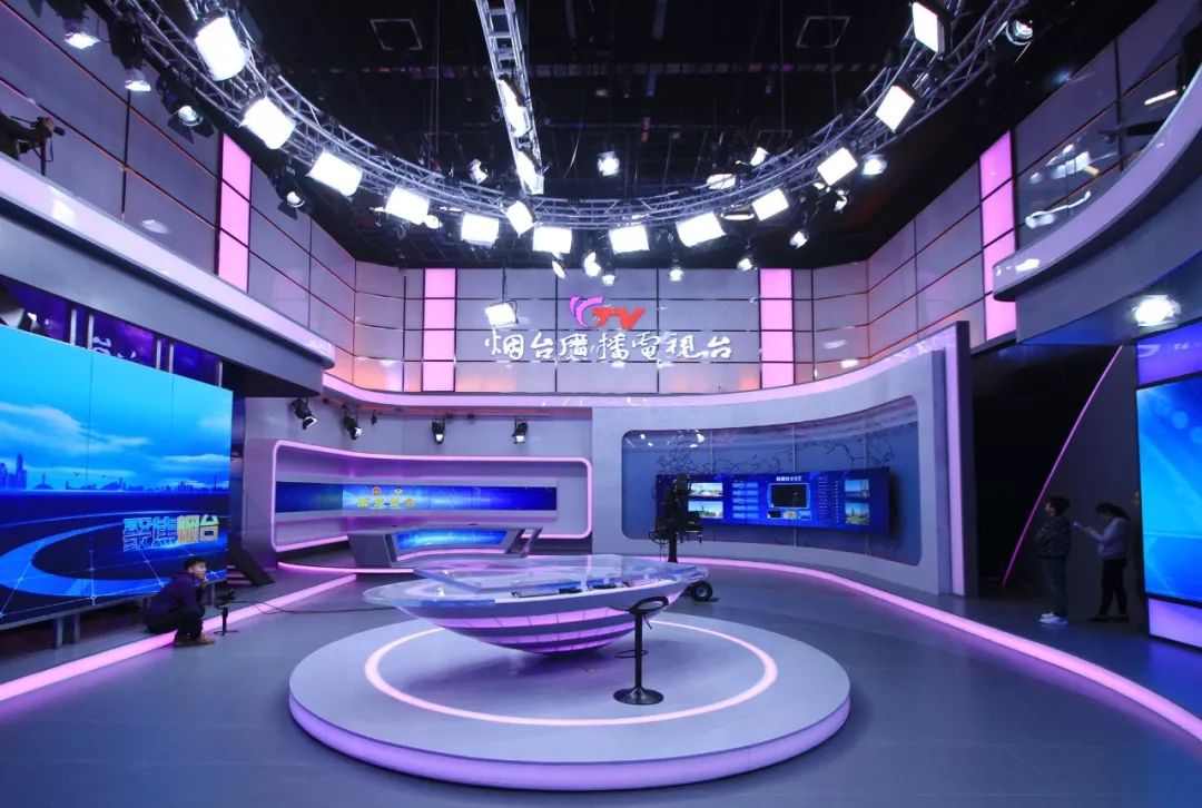 29平方米的主屏与开合屏,弧形屏,访谈区背景屏互相映衬,国内第一台六