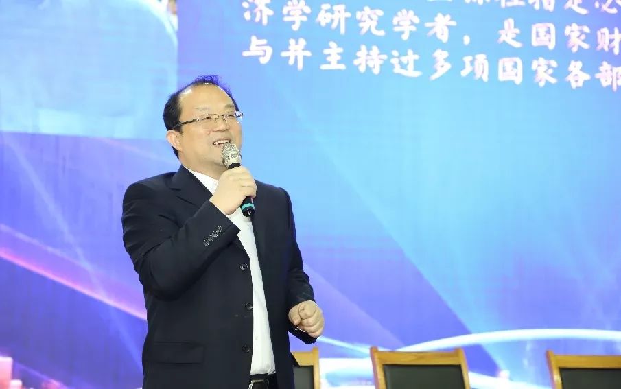 助推家乡教育事业总裁刘明辉回母校捐资