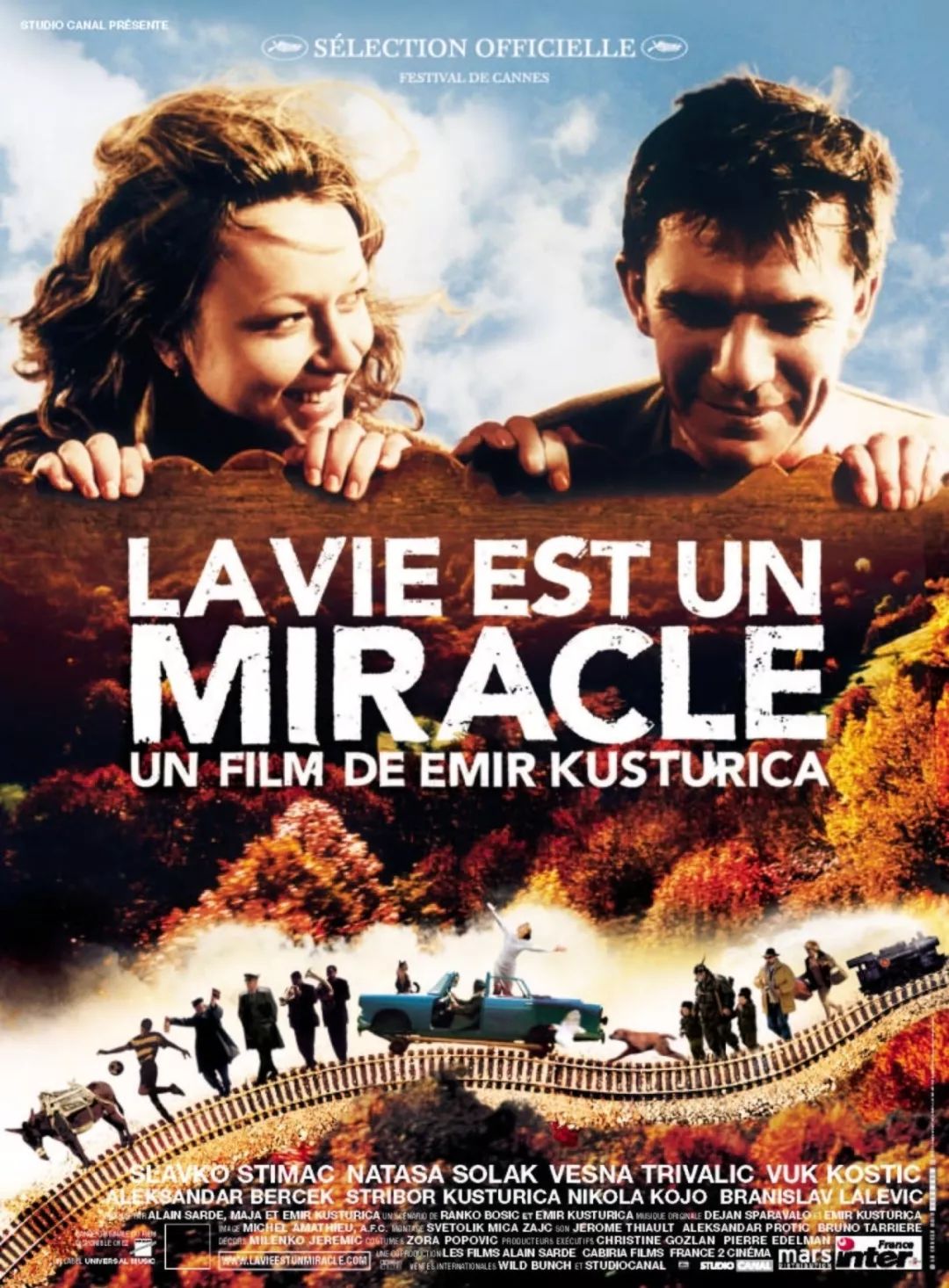 但是,这部电影一开场,就让我马上走进了小伙伴的深情语境