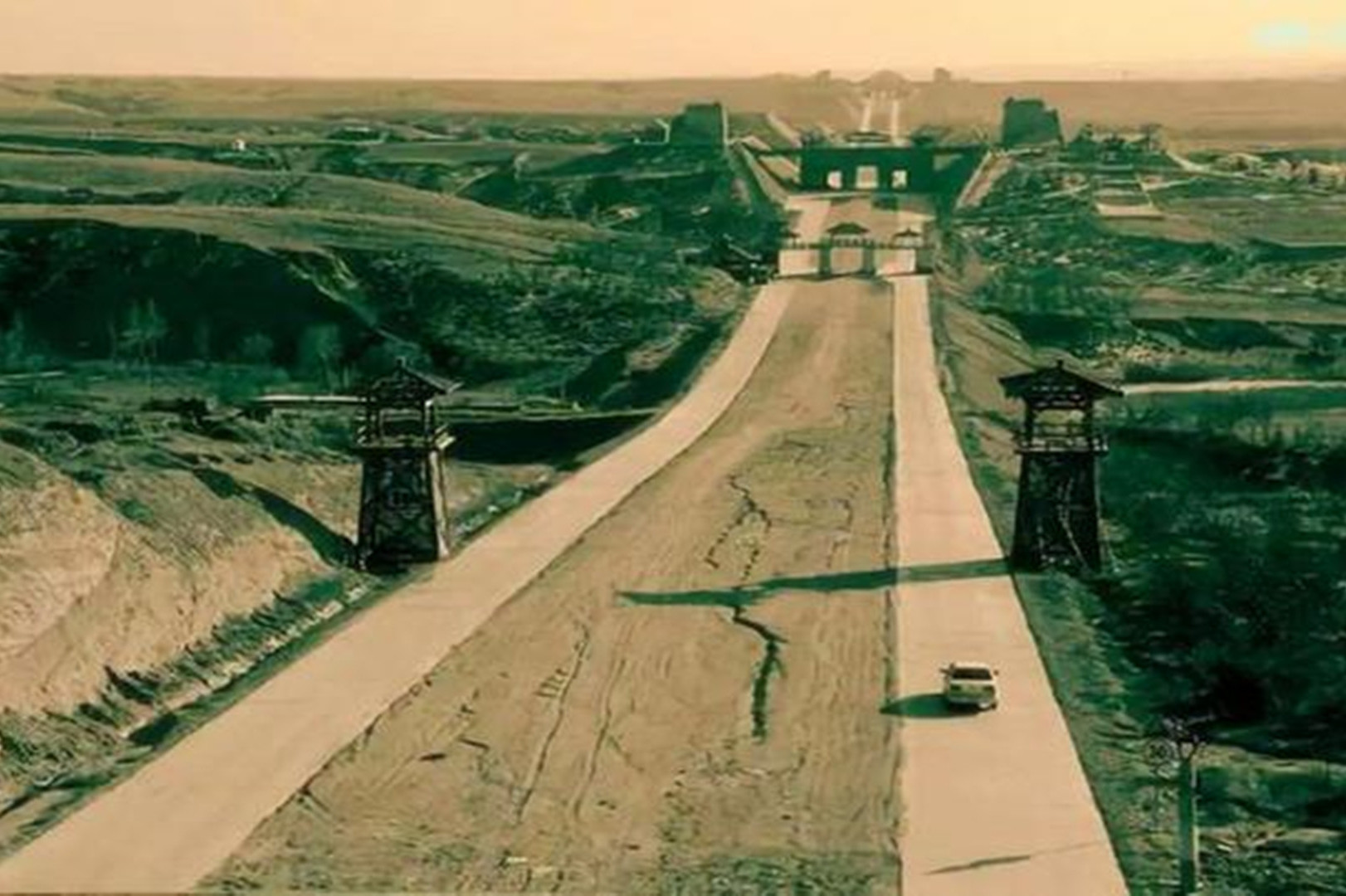 历史上有关秦代驰道的看法向来褒贬不一但其实它的作用非常大