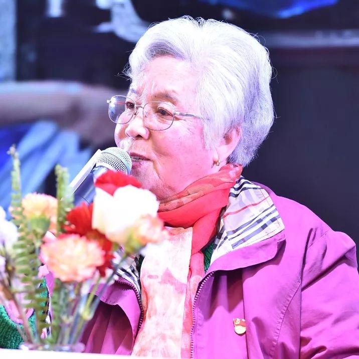 社区居民代表李淑文,郭海芹,社区工作者代表周夏,社会组织代表张忍逸