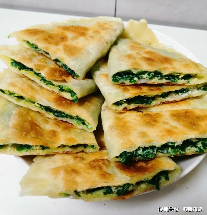 韭菜盒子是以韭菜,鸡蛋,面作为主要食材制作而成的美食,是中国北方