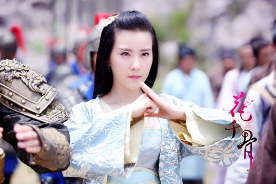 还记得《花千骨》的"轻水"吗?如今脱下古装后,美到认不出!