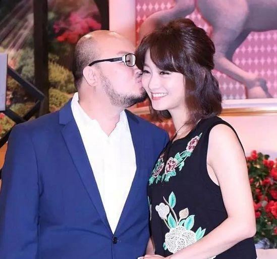 组合刚开始是由陈乔恩,赵小侨,小洁(改名屈尹洁),赖薇如,馒头,仔仔,宇