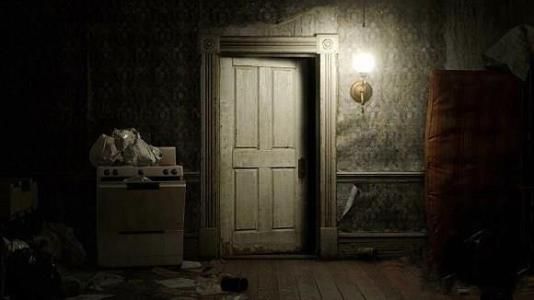 然而这根本就不是传说,这屋子里确实有不干净的东西,就在打开房门的一