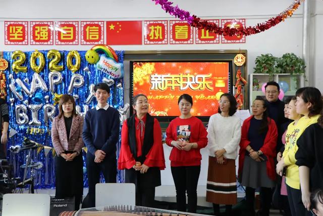 赤峰市紅山區(qū)第十九小學(xué)——儀式成長課程之十歲生日禮(圖26) 赤峰市紅山區(qū)第十九小學(xué)——儀式成長課程之十歲生日禮(圖26)