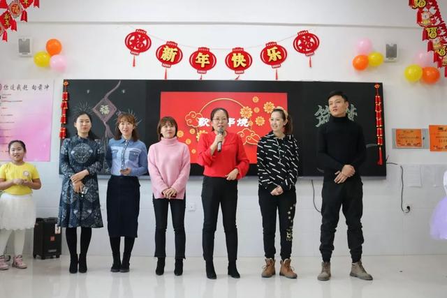 赤峰市昭烏達(dá)教育集團(tuán)第十二小學(xué)：辭舊迎新(圖15)