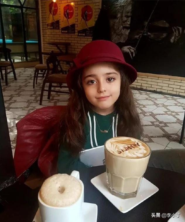 伊朗8岁女孩因长得太美,父亲辞职做贴身保镖
