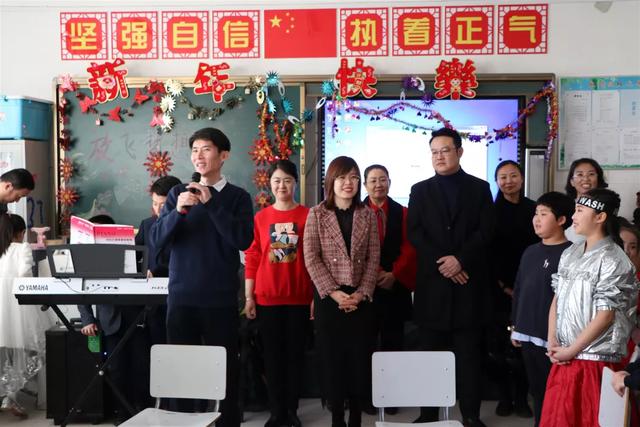 赤峰市紅山區(qū)第十九小學(xué)——儀式成長課程之十歲生日禮(圖24) 赤峰市紅山區(qū)第十九小學(xué)——儀式成長課程之十歲生日禮(圖24)