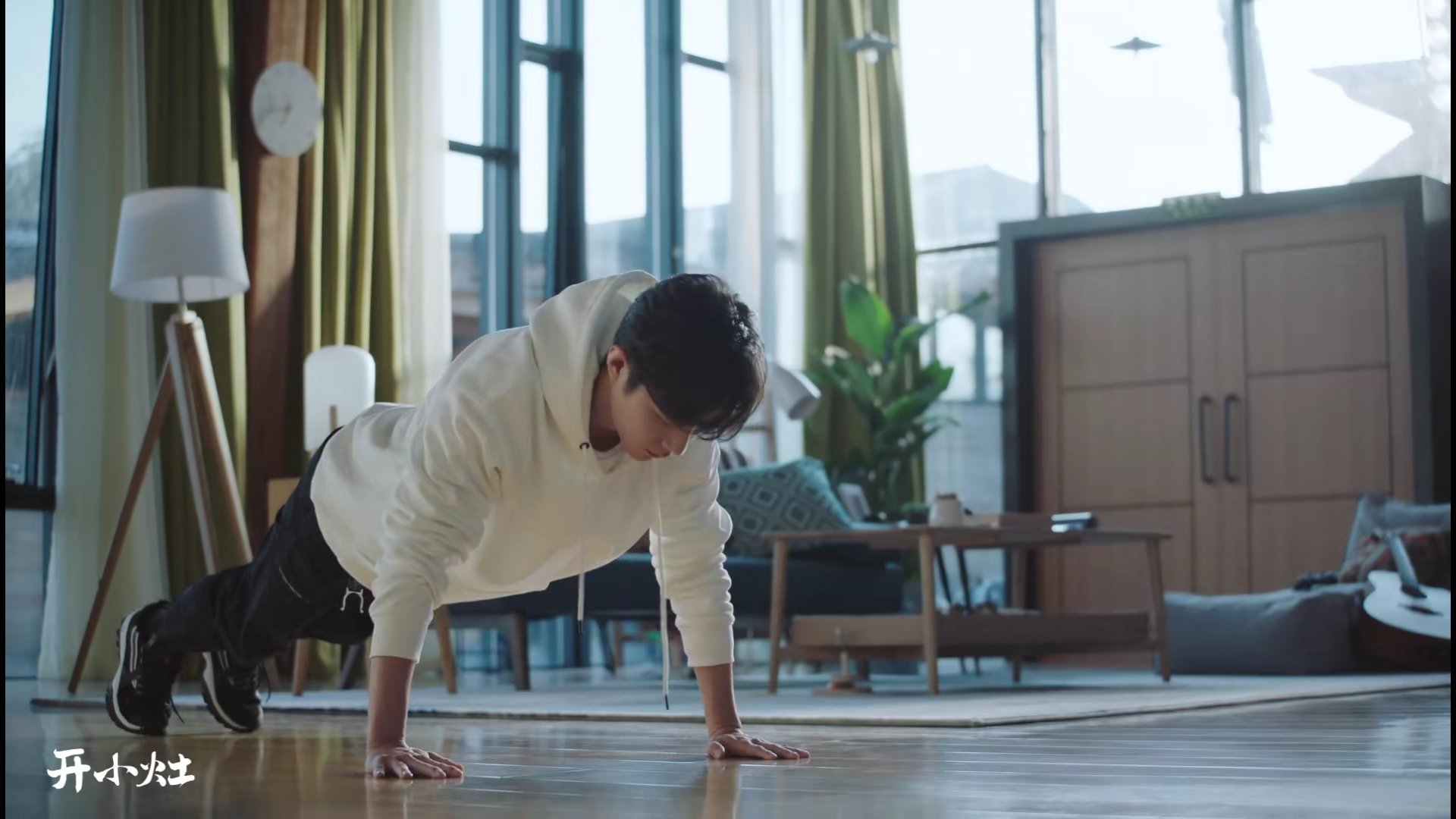 消息肖战开小灶暖冬投喂和小战一起好好吃饭