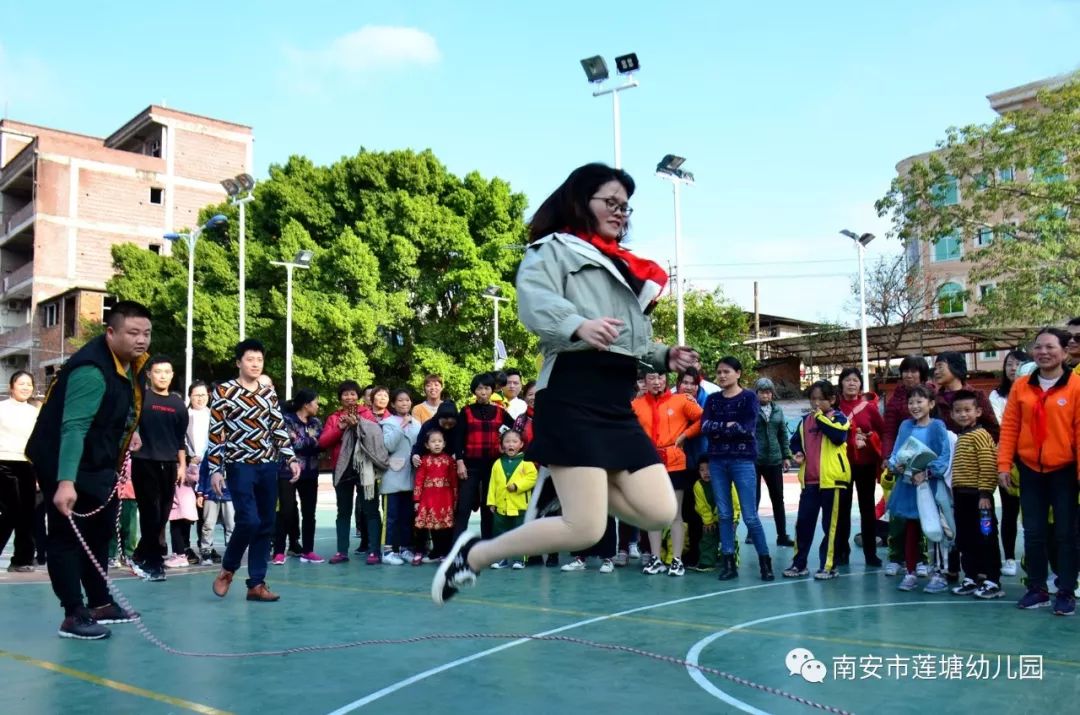 燃燒吧卡路里蓮塘幼兒園舉行夢迴童年第四屆冬季親子運動會