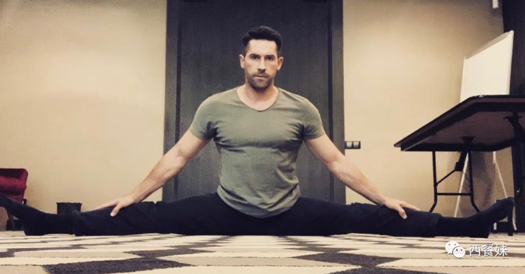 《叶问4》中肌肉爆棚扮演反派歧视亚洲人的他实际上是一个中国迷!