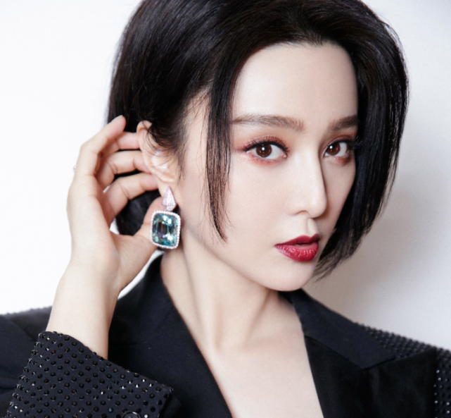 原创范冰冰15岁学生照被疯传五官精致眼神清澈这才叫做倾国倾城