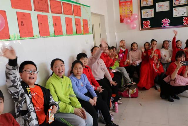 赤峰市紅山區(qū)第十九小學(xué)——儀式成長課程之十歲生日禮(圖31) 赤峰市紅山區(qū)第十九小學(xué)——儀式成長課程之十歲生日禮(圖31)