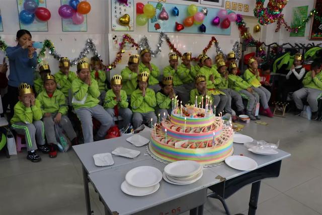 赤峰市紅山區(qū)第十九小學(xué)——儀式成長課程之十歲生日禮(圖18) 赤峰市紅山區(qū)第十九小學(xué)——儀式成長課程之十歲生日禮(圖18)