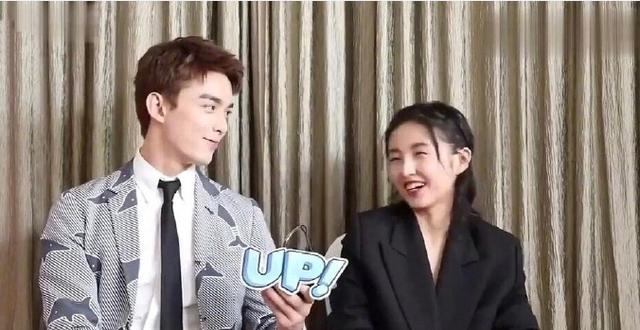 吴磊和张子枫接受最新采访吴磊跟张子枫妹妹说话那眼神太温柔了