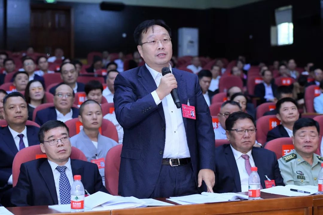 开创海南自贸港新局面"时,童道驰指出,三亚要做好重点园区承接自贸港