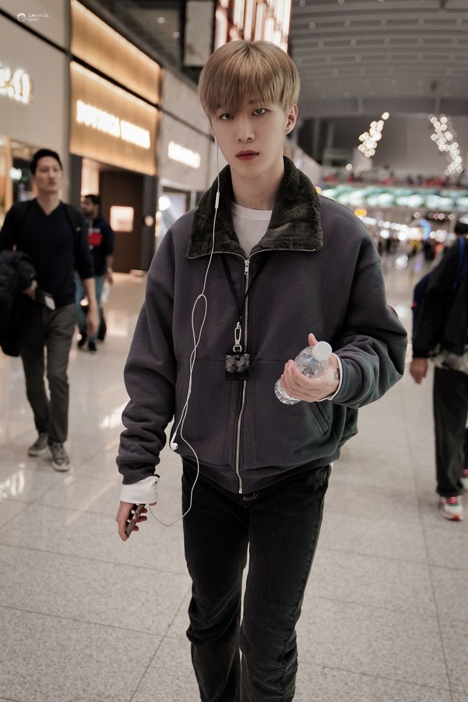 (图/fantasticbaby丨范丞丞 文/ryomania)下载「爱豆app」 了解偶像的