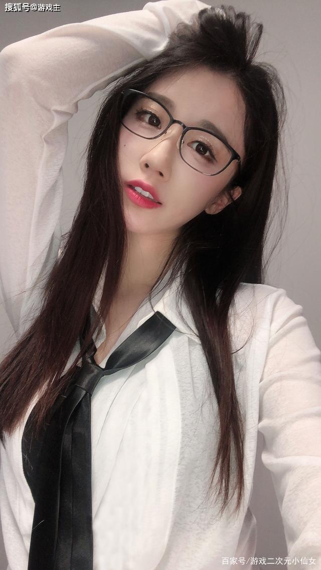 轩子巨2兔新年晒自拍感觉不要太甜