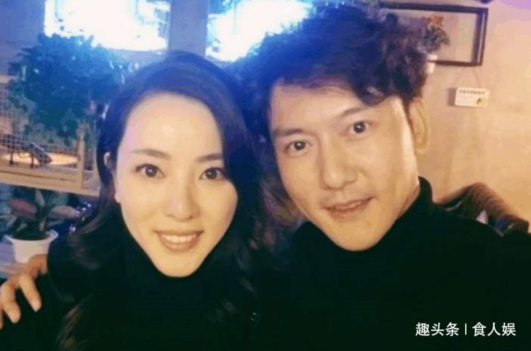 春晚著名主持人李思思,嫁給了愛情,婚後生活讓人意外_老公