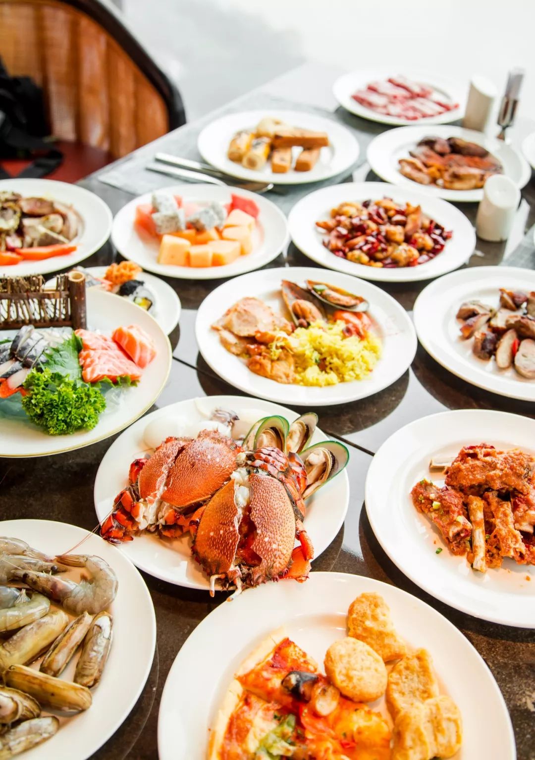 06138元抢福州希尔顿酒店单人自助午餐100尖货高空小火锅新年聚餐必