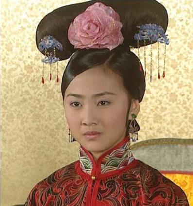 甚至连汉语都不会说的孟古青来说,简直就是一窍不通,况且她本人与孝庄