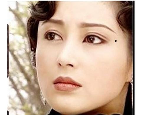 长痣长在这几个地方,嫁错丈夫,有再婚的可能_女人