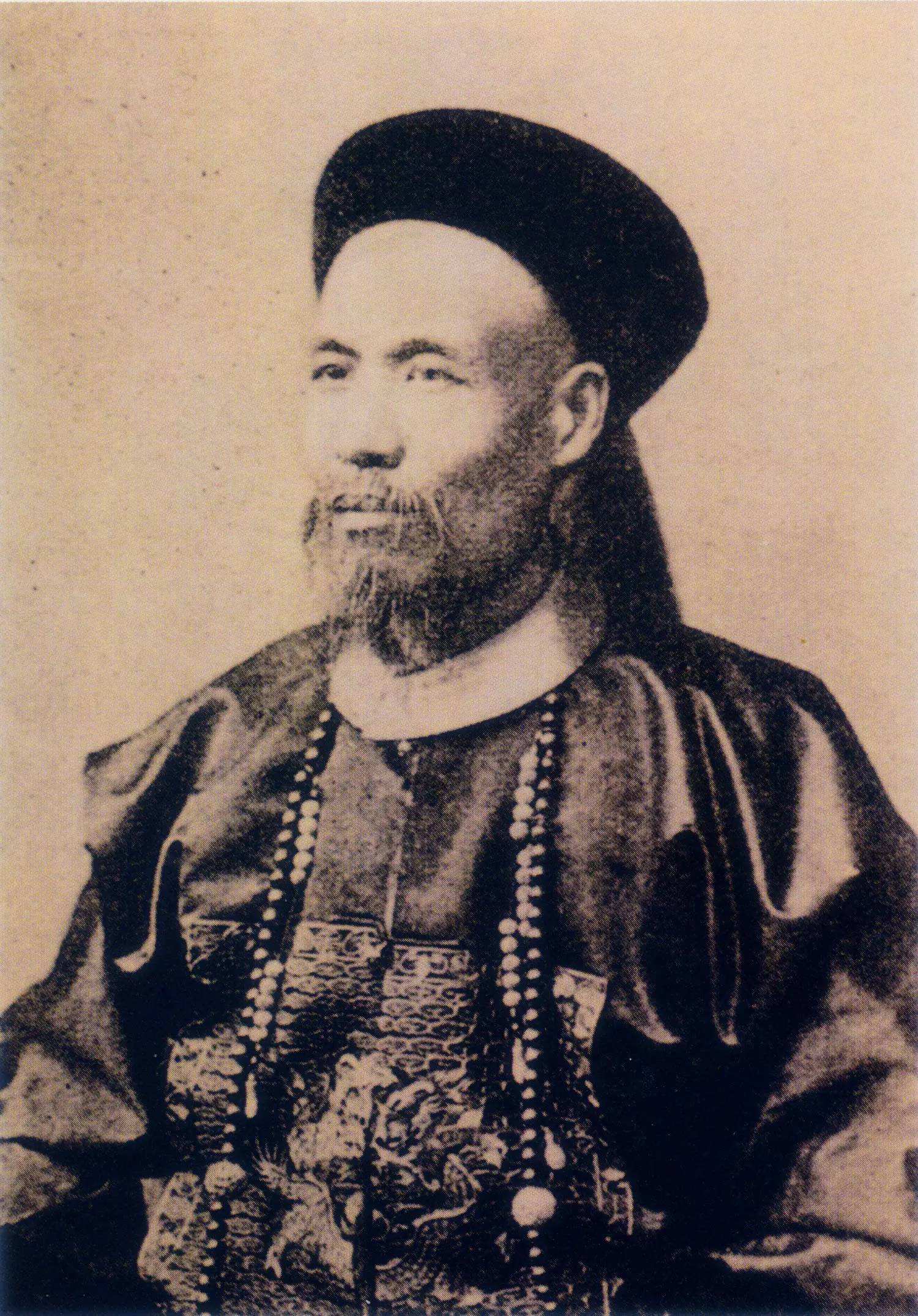 僧格林沁,晚清爱国将领!他是铁帽子王吗?他佩戴过三眼花翎吗?