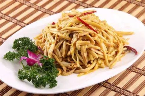 每天一小把,安神助眠,还能调节血脂_黄花菜