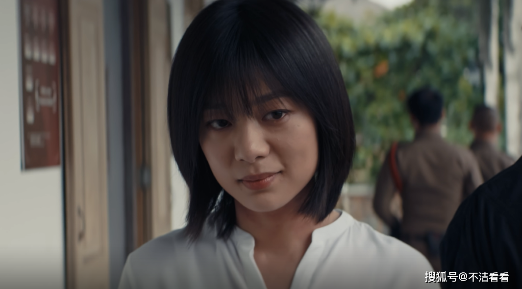 原创《唐人街探案》阿温再现"张子枫式"微笑,但这次坏人伏法了