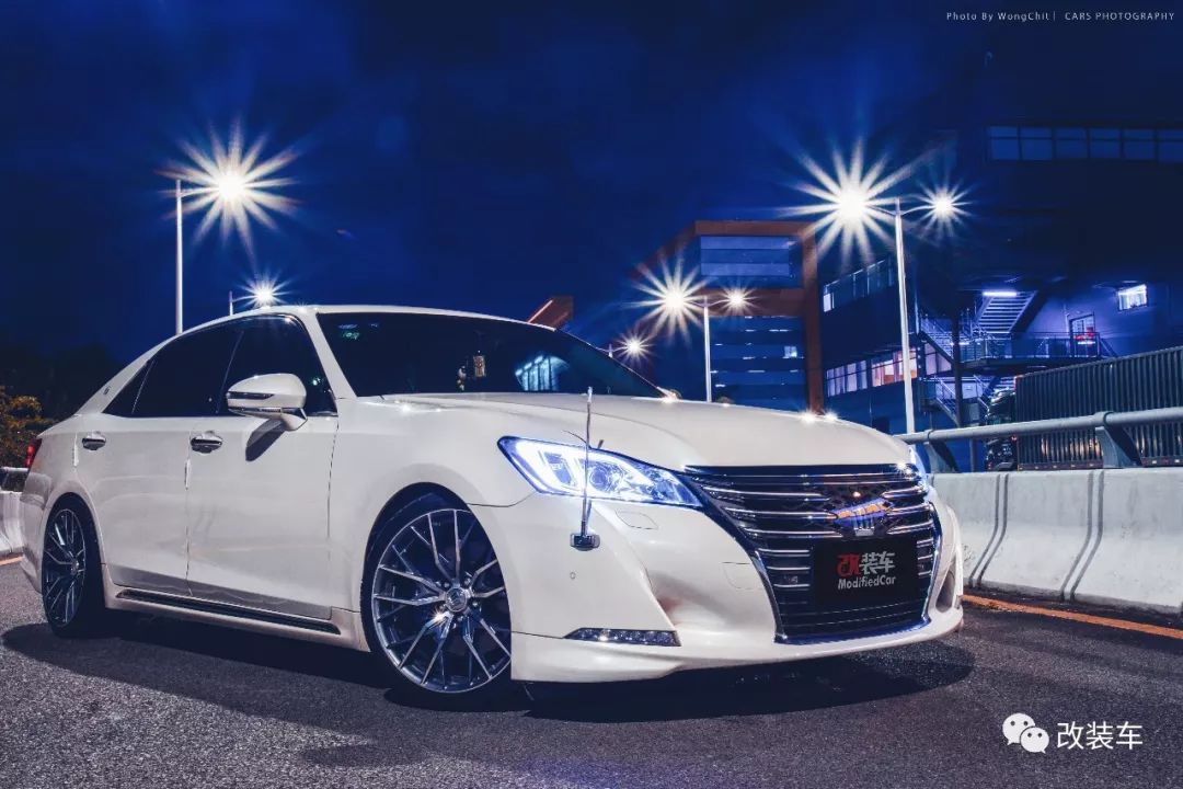 摄影师选择的14代丰田皇冠理性素改而气场不减