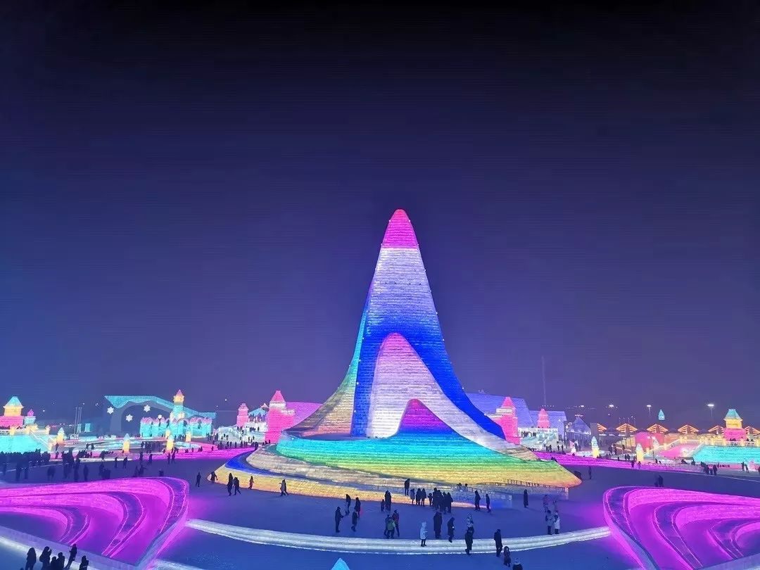 主题乐园网红打卡地攻略一教你如何玩转哈尔滨国际冰雪节收好这篇攻略