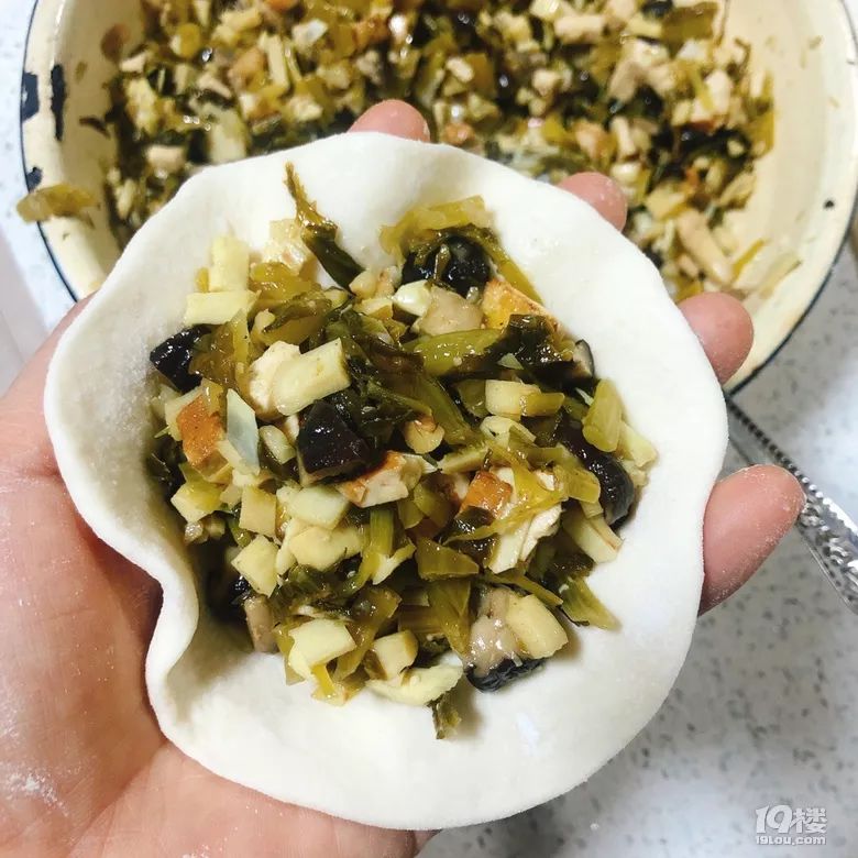 下厨房 | 素菜包-冬笋香菇咸菜包制作全过程,蒸熟后不能立刻开锅