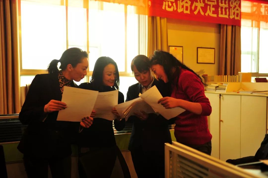 记者 温凯 洛桑旦增 摄在前两年的自治区人民代表大会上,次仁普赤先后